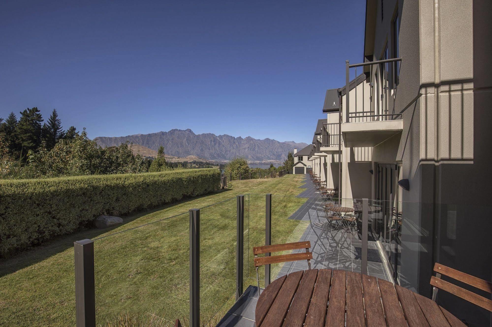 Platinum Queenstown Exterior foto